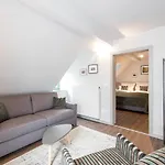 Statthotel Bed & Breakfast 4*