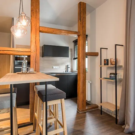 Alojamento de Acomodação e Pequeno-almoço Statthotel 4*