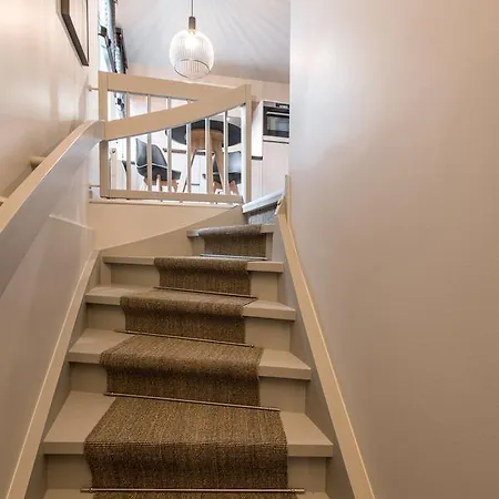 Alojamento de Acomodação e Pequeno-almoço Statthotel 4*