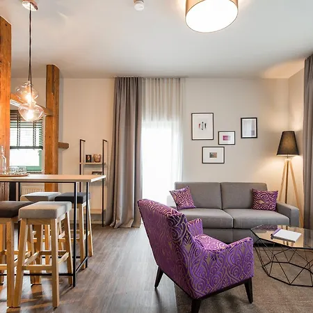 Statthotel Frühstückspension 4*
